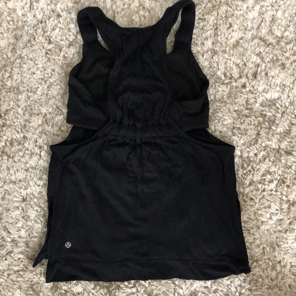 Lululemon tank - Picture 2 of 4